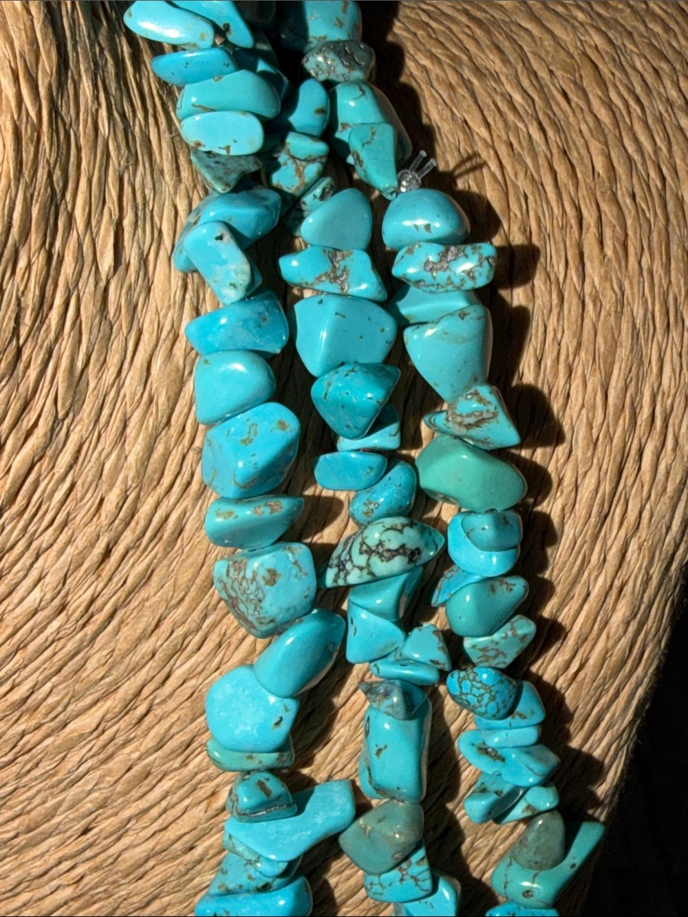 Three strands of beautiful turquoise chips - Picture 6 of 8